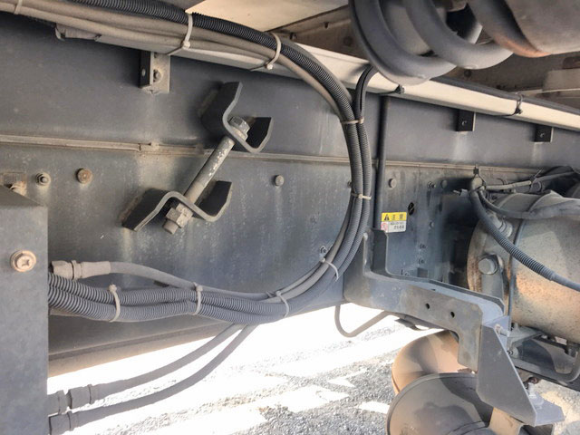 いすゞギガアルミウイング大型（10t）[写真19]