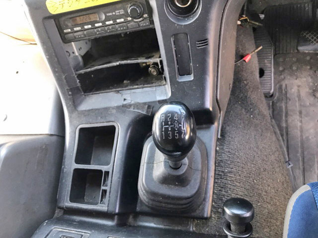 いすゞギガアルミウイング大型（10t）[写真22]