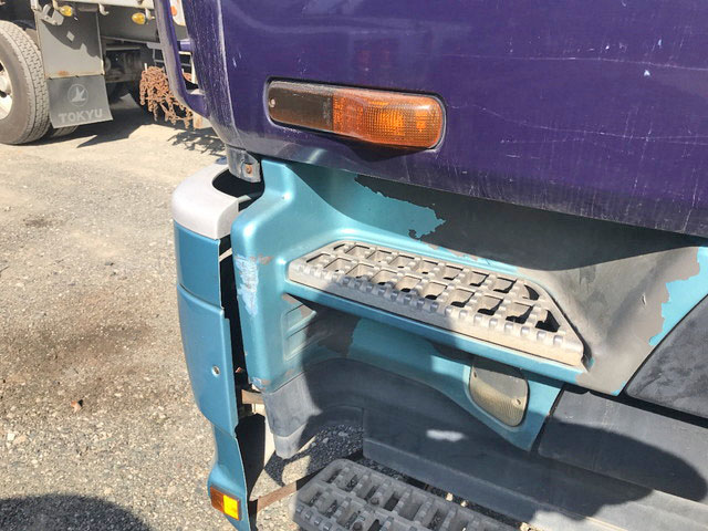 いすゞギガアルミウイング大型（10t）[写真07]