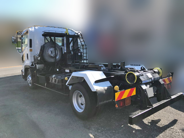 いすゞフォワードアームロール中型（4t）[写真02]