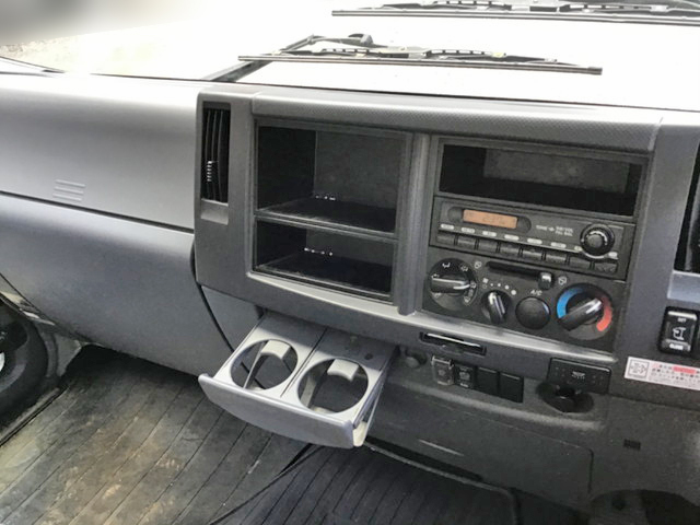 いすゞフォワード保冷バン中型（4t）[写真24]