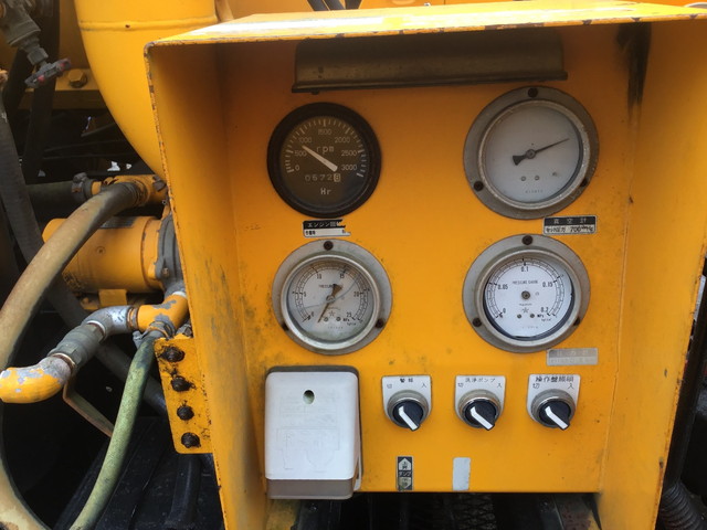 いすゞフォワード汚泥吸引車中型（4t）[写真12]