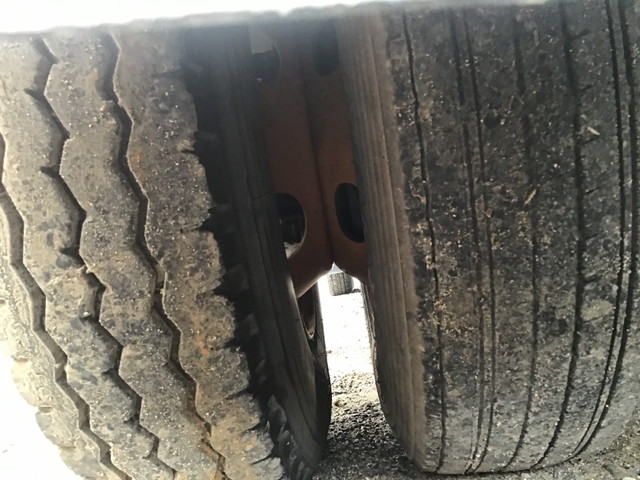 いすゞフォワード汚泥吸引車中型（4t）[写真18]