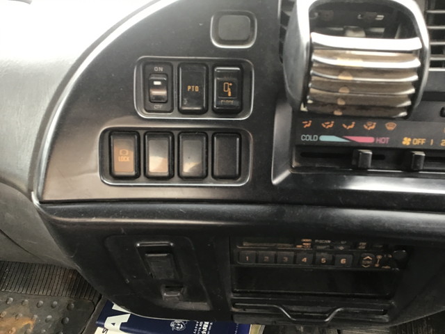 いすゞフォワード汚泥吸引車中型（4t）[写真27]