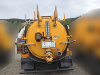 いすゞフォワード汚泥吸引車中型（4t）[写真05]