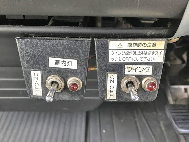 いすゞエルフパネルウイング小型（2t・3t）[写真38]