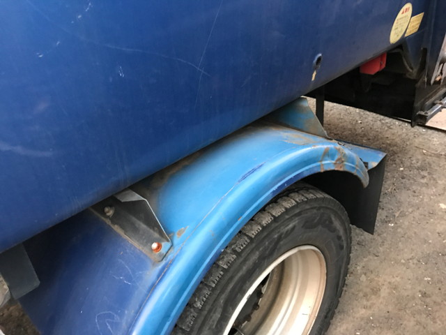 いすゞフォワードパッカー車（塵芥車）増トン（6t・8t）[写真16]