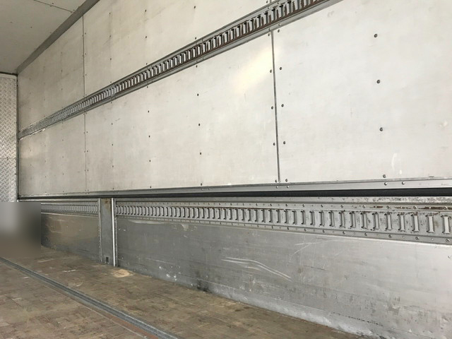 いすゞフォワードアルミウイング中型（4t）[写真10]