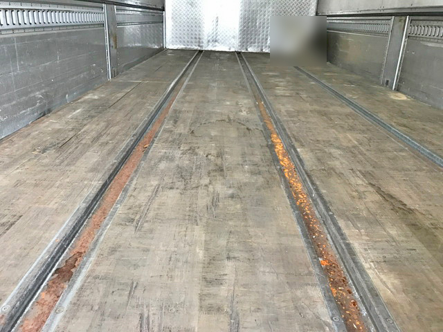 いすゞフォワードアルミウイング中型（4t）[写真11]