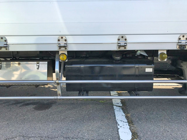 いすゞフォワードアルミウイング中型（4t）[写真18]