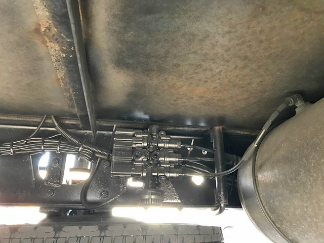 いすゞフォワードアルミウイング中型（4t）[写真20]