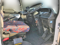 いすゞフォワードアルミウイング中型（4t）[写真32]