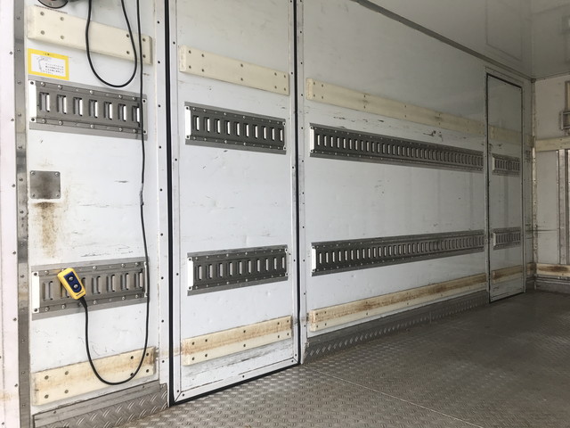 三菱ふそうキャンター冷凍車（冷蔵車）小型（2t・3t）[写真14]