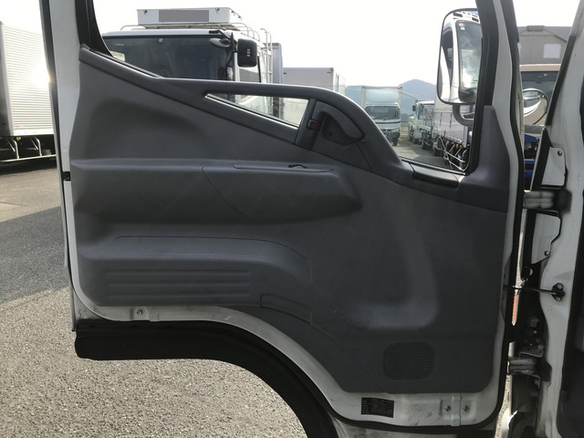 三菱ふそうキャンター冷凍車（冷蔵車）小型（2t・3t）[写真28]