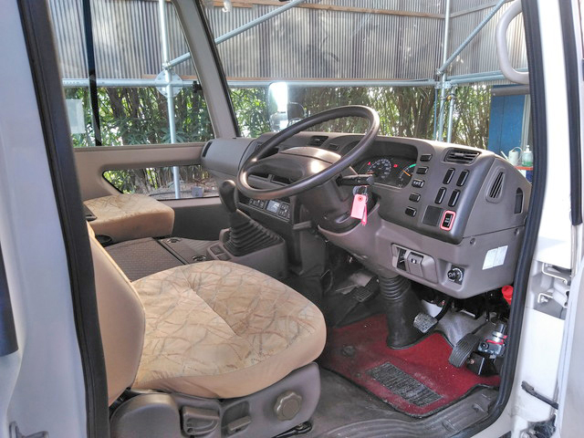 三菱ふそうローザマイクロバス[写真22]