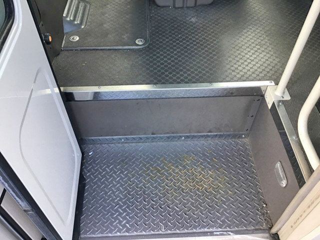 三菱ふそうローザマイクロバス[写真07]