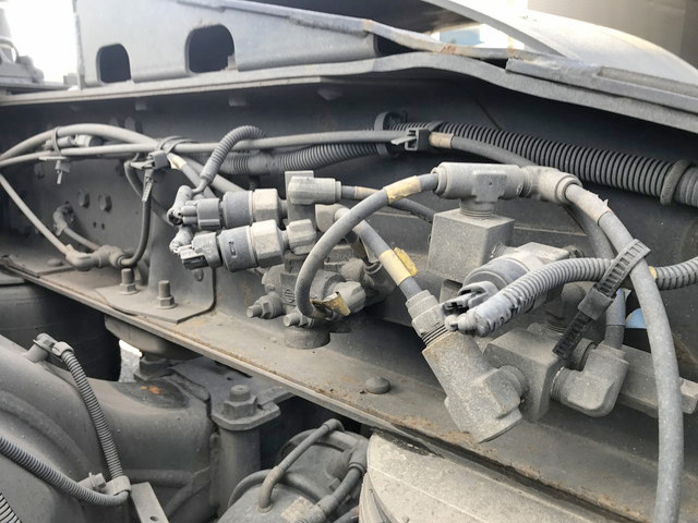 いすゞギガトレーラーヘッド（トラクターヘッド）大型（10t）[写真16]