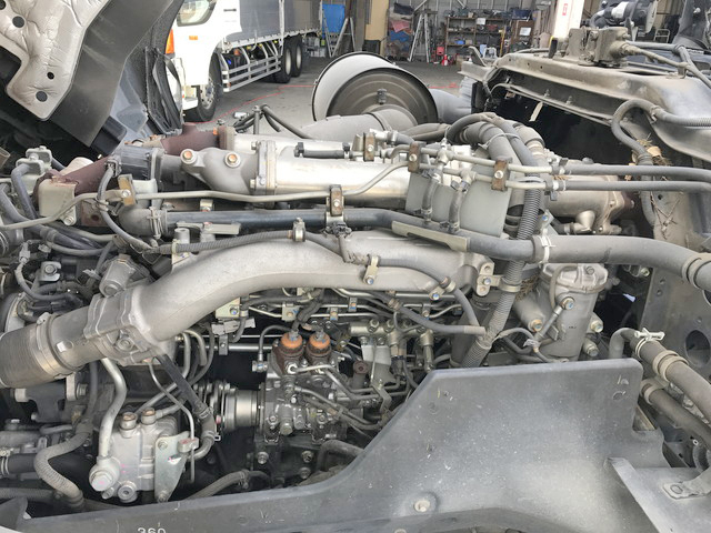 いすゞギガトレーラーヘッド（トラクターヘッド）大型（10t）[写真23]