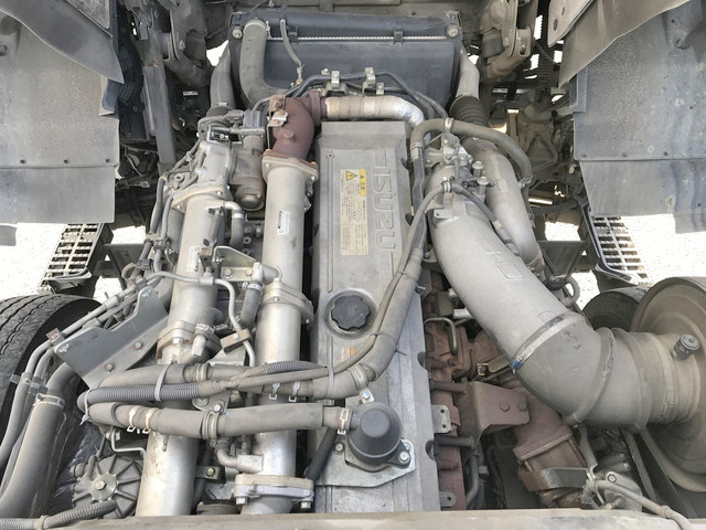 いすゞギガトレーラーヘッド（トラクターヘッド）大型（10t）[写真25]