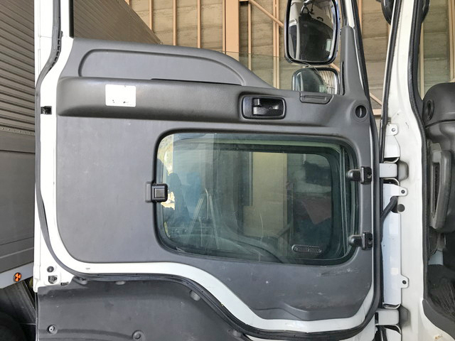 いすゞギガトレーラーヘッド（トラクターヘッド）大型（10t）[写真27]