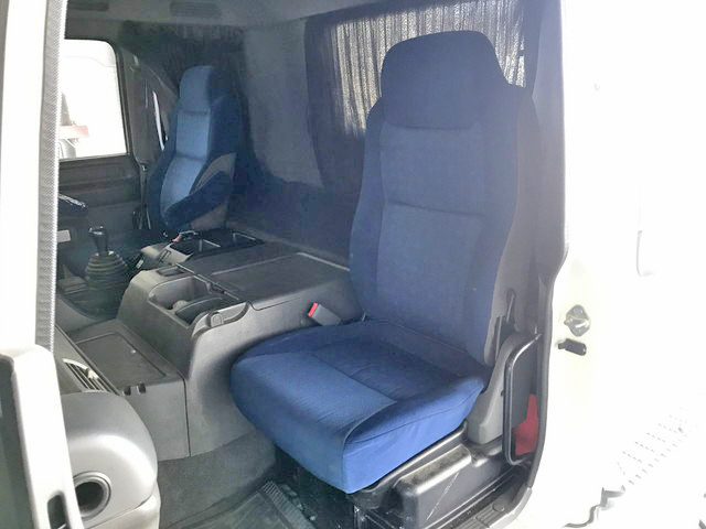 いすゞギガトレーラーヘッド（トラクターヘッド）大型（10t）[写真30]