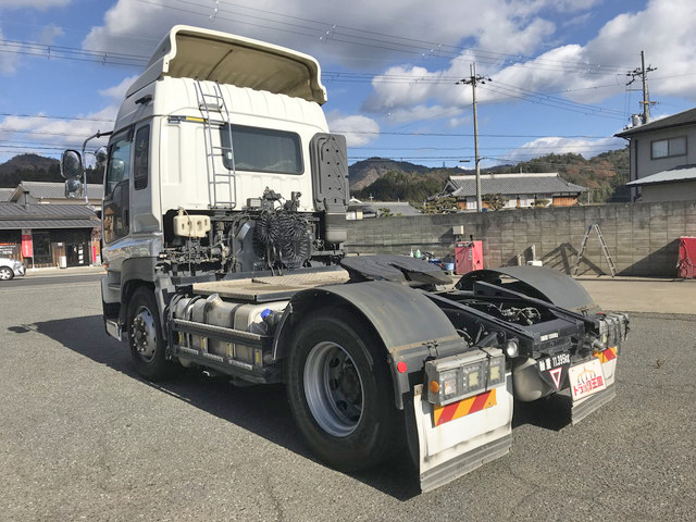 いすゞギガトレーラーヘッド（トラクターヘッド）大型（10t）[写真04]