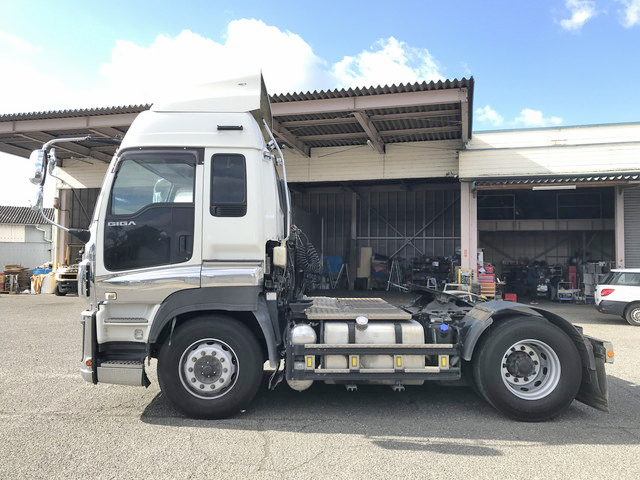 いすゞギガトレーラーヘッド（トラクターヘッド）大型（10t）[写真05]