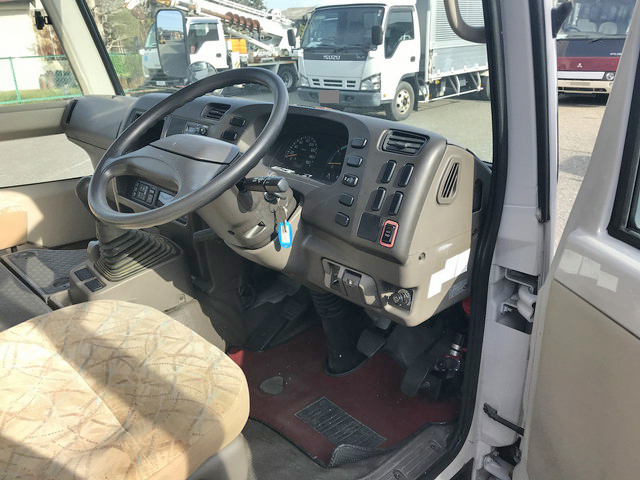 三菱ふそうローザマイクロバス[写真23]