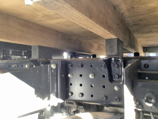 三菱ふそうキャンター平ボディ小型（2t・3t）[写真16]