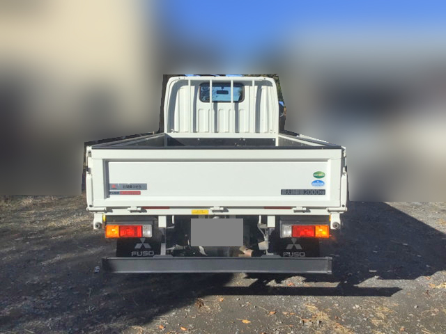三菱ふそうキャンター平ボディ小型（2t・3t）[写真06]