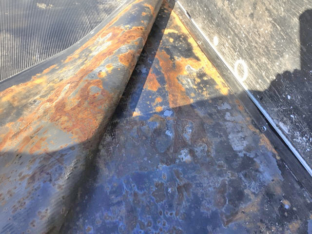 三菱ふそうキャンター平ボディ小型（2t・3t）[写真09]