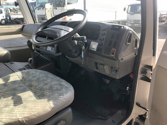 三菱ふそうローザマイクロバス[写真22]