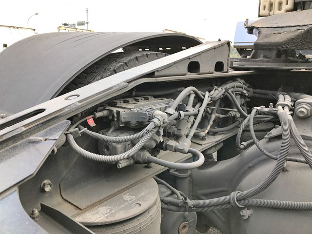 いすゞギガトレーラーヘッド（トラクターヘッド）大型（10t）[写真15]