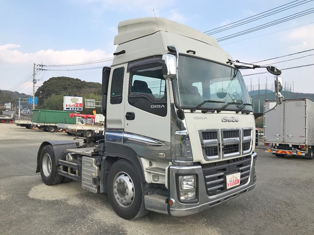 いすゞギガトレーラーヘッド（トラクターヘッド）大型（10t）[写真03]