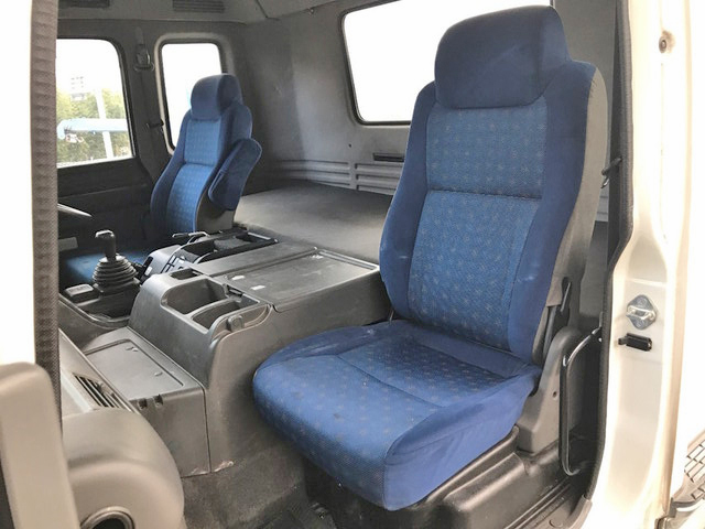 いすゞギガトレーラーヘッド（トラクターヘッド）大型（10t）[写真30]