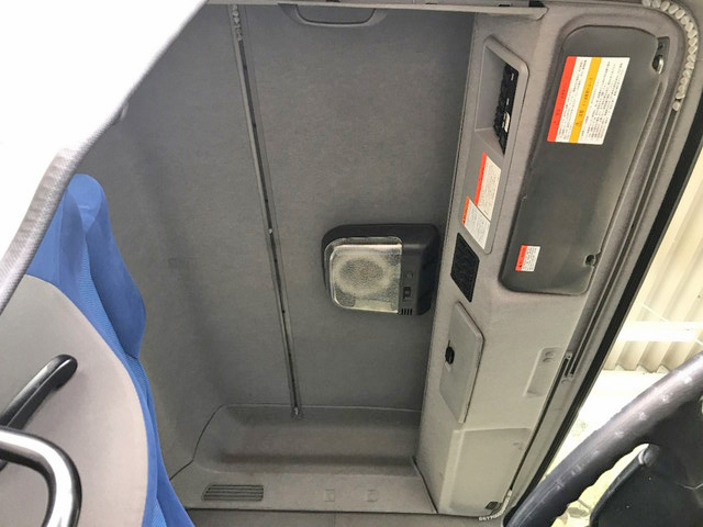 いすゞギガトレーラーヘッド（トラクターヘッド）大型（10t）[写真34]