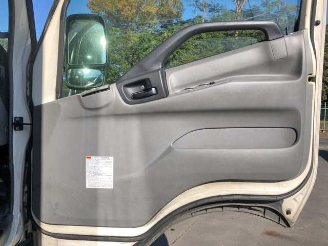 日野デュトロ冷凍車（冷蔵車）小型（2t・3t）[写真29]