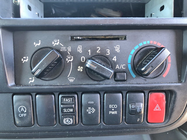 日野デュトロ冷凍車（冷蔵車）小型（2t・3t）[写真39]