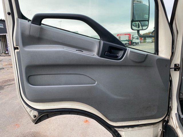 日野デュトロ冷凍車（冷蔵車）小型（2t・3t）[写真29]