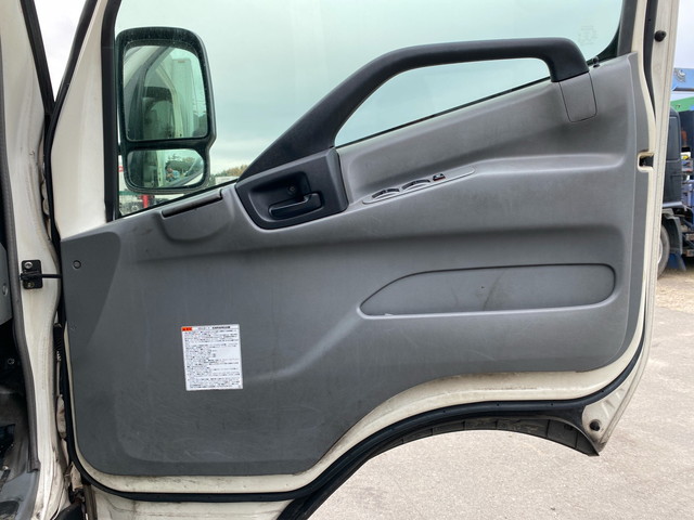 日野デュトロ冷凍車（冷蔵車）小型（2t・3t）[写真30]