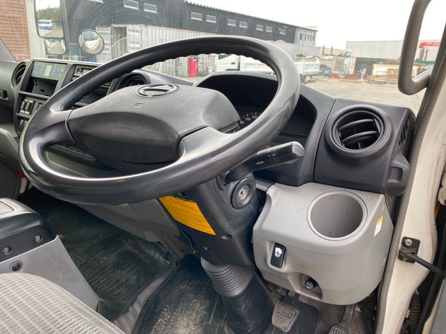 日野デュトロ冷凍車（冷蔵車）小型（2t・3t）[写真32]