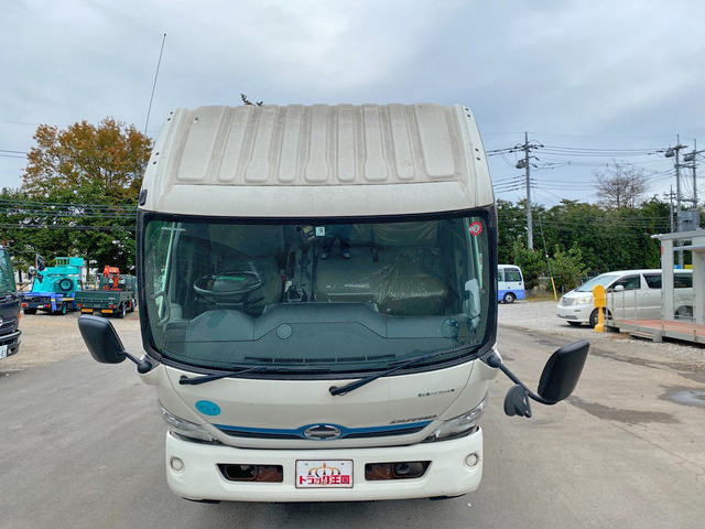 日野デュトロ冷凍車（冷蔵車）小型（2t・3t）[写真09]