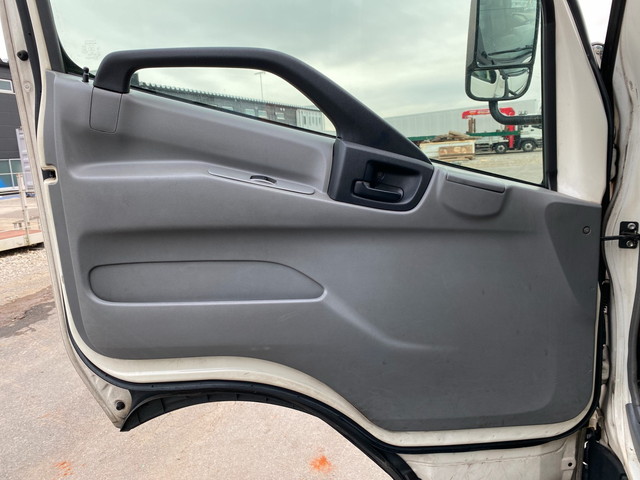 日野デュトロ冷凍車（冷蔵車）小型（2t・3t）[写真27]