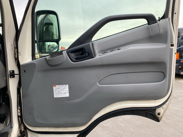 日野デュトロ冷凍車（冷蔵車）小型（2t・3t）[写真28]