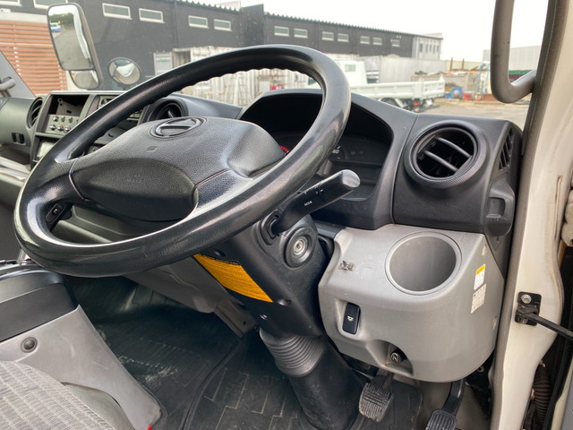 日野デュトロ冷凍車（冷蔵車）小型（2t・3t）[写真30]