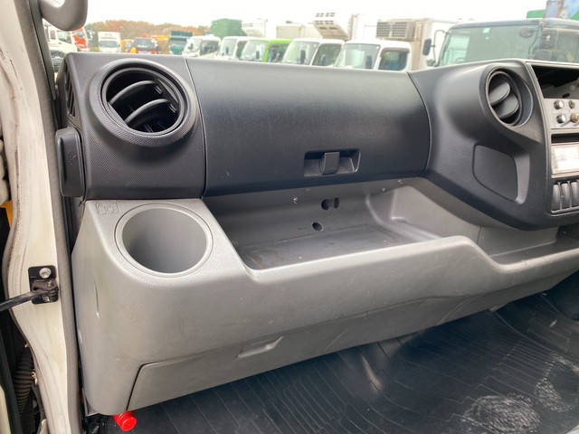 日野デュトロ冷凍車（冷蔵車）小型（2t・3t）[写真32]