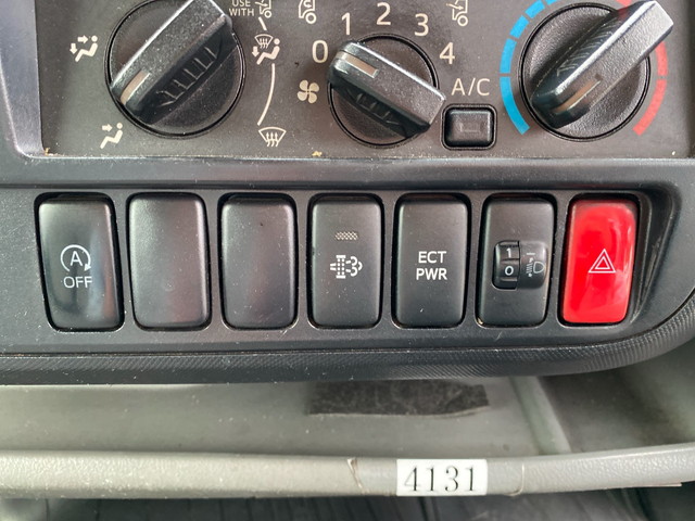 日野デュトロ冷凍車（冷蔵車）小型（2t・3t）[写真36]