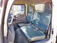 三菱ふそうキャンター平ボディ小型（2t・3t）[写真32]