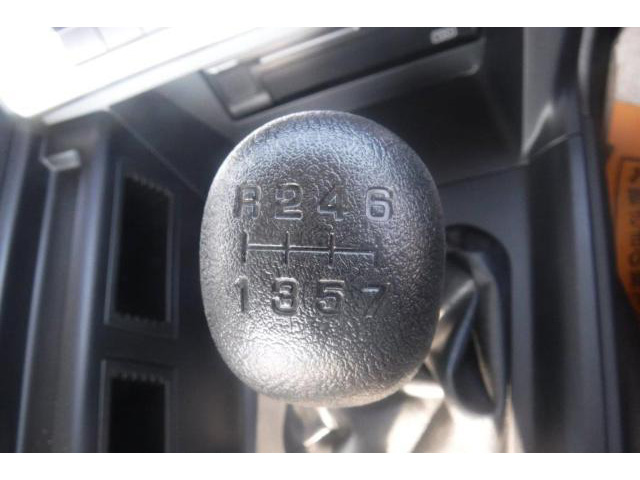 三菱ふそうスーパーグレートミキサー車（コンクリートミキサー）大型（10t）[写真11]