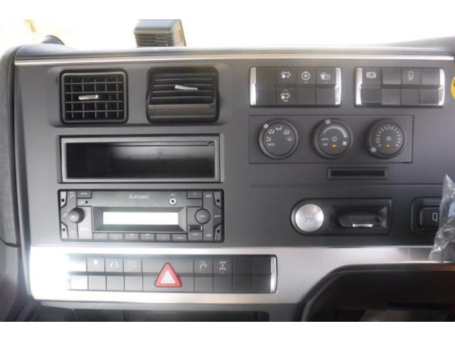 三菱ふそうスーパーグレートミキサー車（コンクリートミキサー）大型（10t）[写真12]